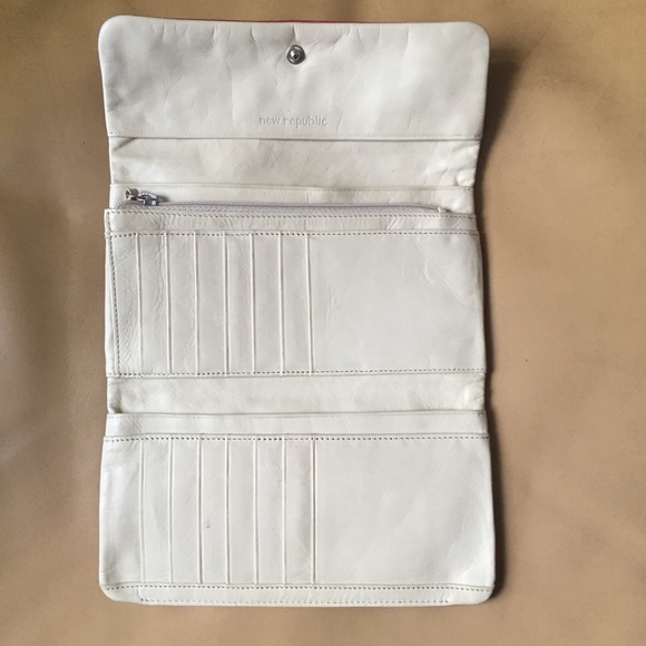 New Republic Soft red leather wallet - Picture 2 of 6